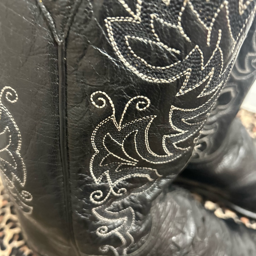 Gorgeous Lucchese  Ostrich leather and embroidered boots  size 81/2 unworn - Picture 4 of 15